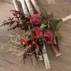 Dekorative Blumen Vintage künstliche Blume Seiden Rosenbouquet Hochzeit Weihnachtsfeier Dekoration Geografische Requisiten für Hauszimmerdekoration