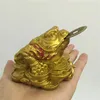 Figurki dekoracyjne złote trzypasowe ropuchy feng shui szczęściarze prezenty chińskie buddha monety żaba statua zwierząt rzeźby dom
