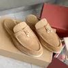 Loro Pianos Mule loafers lyxiga mocka tofflor designer lägenheter loafers män kvinnor moccasin klassiska tofflor ocra babouche tofflor professionella casual skor