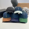 CAP Designer Cap Luksusowy kapelusz Letters Materiał Materiał Solidny kolor Baseball Cap Sports End End Wear Temperament Setka stylu Kapelusz bardzo dobry