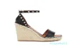 Lyxdesigner skor för kvinnor sandal kalvskinn läder kil sandaler lady bröllop fest klänning hög klack pumpar sommarstil VB216129969