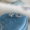 Trendiga nagelstil örhängen minimalistisk och mångsidig design med diamant inlagda naglar sensorisk örhänge med vagn original örhängen