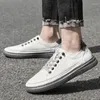 Chaussures décontractées Spring Men's Sneakers Brand de haute qualité extérieure respirant sans glissement confortable White Marche