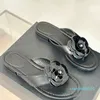 2024 Camellia Flower Pearls Retro Slides Designer Outdoor Deisure Beach Shoe