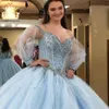 Kleider funkelnd Quinceanera Himmelblau mit langen Julia -Ärmeln Perlenkristalle Süße 16 Geburtstagsfeier Prinzessin Ballkleid Vestido 403
