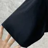 デザイナーレディースTシャツイタリアデザイナーバージョン高級シャツコットンヨーロッパスポーツシューズプリントグラフィックアップリケ女性2グラフィックブラックホワイトチャンネルスタイルの服