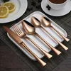 Ensemble de couverts 5pcs Set Golden en acier inoxydable en acier en inoxydable El Table Metal Dîner européen Cutlery Knife Dinning Fork and Spoon