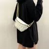 Umhängetaschen Europäische Mode falten Qualität PU Frauen Einfacher schwarz weißer Kette Messenger Retro weibliche Brust