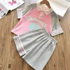 Sommer Teenage Girls Kleidung Set Kinder Girl Reversbrief T -Shirts und Shorts 2 Stück Anzug Kid Kid Top Bod Outfits Trails -Manager 240430