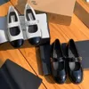 Toppkvalitet balettlägenheter skor designer sandal danssko kvinnor soligt sandale läder sommar kanal lyxig vandring sko klänning loafer härlig utomhuspromenad gåva med låda