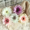 Fleurs décoratives 20pcs Simulation Gerbera Tête de fleur artificielle à la maison Décoration de la soie fond de mariage