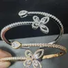 Designer smycken lyxiga graf armband hänge halsband v guld graf fjäril armband ny högutgåva full diamantljus lyxarmband för kvinnor