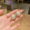 Stud -oorbellen Imitatie Pearl Big Gloden Vintag Baroktemperament Silver Naald Metaal Rand Dames sieraden Gift