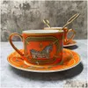 Canecas xícaras de chá de luxo e pires Conjunto de 2 fino China China Coffee Golden Handle Royal Porcelain Party Espresso 230818 Drop Delivery HOM DHPR5