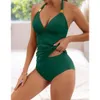 Swimwear féminin 2024 Couleur unie des femmes Harting couli contre le cou à deux morceaux de maillot de bain en V