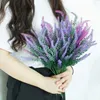 Fiori decorativi lavanda plastica artificiale Provenza romantica bouquet viola con foglie verdi Decorazione del tavolo da casa