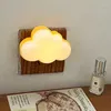 Decoratieve beeldjes Smart Light Sensor Nachtlicht Wolk Decoratie Nacht Wireless Kinder Slaapkamer Bedhead Lampen Room Decor