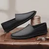 Chaussures décontractées Men Locs Slip on Fashion Mocasins Soft Moccasins extérieur Printemps Automne Généralités en cuir Plats Driving Man