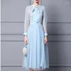 Casual Dresses Ilyboojun Fashion Runway Designer Women's Round Neck Bow Tie Långärmning Vintage Tulle Slim-Fit Stängd midja spetsklänning