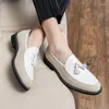 Casual Shoes 2024men's spetsiga Moccasins Leather Flats Zapatos Hombre Loafers Tassel Footwear Men Chaussures British Style