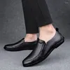 Sapatos casuais homens homens genuínos de couro italiano mocassins deslizamentos respiráveis no sexo masculino, escritório diariamente