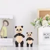Figurines décoratives Bijoux animaux en bois mignons statues à la main Panda Home Decoration Modern Dolls Birthday Gift Living Room Table
