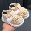 Sandals Cute newborn baby and toddler sandals cute girl flexible anti slip bow pearl soft sole summer casual daily walking shoesL240429