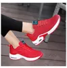 Frete de frete grátis Menino Mulheres Running Sapatos planos Baixa respirável Anti-deslizamento RED Rosa Branco Purple Mens Treinadores Esportes Esporte Gai