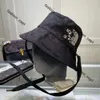 Louies Hat Cucci Cap Luxury Designer Bucket Hat Denim Ball Cap för män Brand Women Sun Hatts With Flower Letter Summer Beach Casquette Blue Sunbonnet Casquette 560