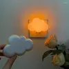 Decoratieve beeldjes Smart Light Sensor Nachtlicht Wolk Decoratie Nacht Wireless Kinder Slaapkamer Bedhead Lampen Room Decor