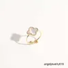 Ehering -Ring -Set Ringe für Frauen Neue vier Blattklee Modedesigner klassische Open Lieben Frauen Clover Muster Ring Neue Edelstahl -Mädchen Ringe Luxusparty L2