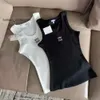 Womes Designer Kvinna Crop Designer Camis Anagram-utbredd bomullsblandning Tank Topp Shorts T Shirts Yoga Suit Sticked Fiess Sports Ladies Tees Tops