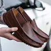 Casual Shoes Men Wysokiej jakości skórzane mokasyny dla mężczyzny biznesowe Mokasyny poślizgną