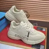 Rhyton Designer Chaussures beige hommes Trainers Vintage Chaussures de luxe Vintage pour femmes Sneakers Fashion Sneakes Boucheur Sneakes Chaussures fines chaussures