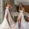 Une robe corsage de mariage Ligne os appliques boho sweetheart slit tulle concepteur de mariage robes de mariée ppliques