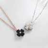 Collier Swarovski Designer Femmes Pendre de mode de luxe de qualité Original Black and White Double face portant Collier Collier Élément Collier Collier Chaîne