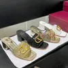 kapalı slayt 2024 yeni loafer hediye ızgara terlik gündelik ayakkabılar moda güneşli sandal tasarımcı kaydırıcılar erkek kadın sandale yaz lüks katır plaj deri marka ayakkabı