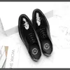 Casual Shoes Men's Carved Leather Brock England pekade tå trendig snörning Tjocksolat patent singel sh