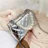 Sacs à bandouliers Patent Cuir Femmes Téléphone Hand 2024 Designers Famous Trend Handbag Purse Purse Glossy Diamond Lattice Shell Clutch