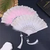 Dekorative Figuren Gothic Court Dance Hand Fan Lolita Feder falten japanische süße Fairy Girl Dunkle Kunsthandwerk Geschenk Hochzeitsfeier