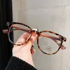 Lunettes de soleil Frames Tr90 Verres optiques Fames Femmes Fashion Antimi Light Men Hommes Hoggles Retro Wood Grain Jam Leg Square