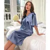 Kvinnors sömnkläder Kvinnor Lossa underkläder Chemise V Neck Nightgown Sexig lång sömnklänning Kort ärm Elegant Nightdress Loungewear