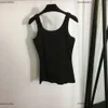 Tasarımcı Örgü Yelek Kadın Marka Giysileri Kadın Yaz Üstleri Moda Metal Mektup İşaretleri Logo Bayanlar Kolsuz T Shirt 29 Nisan