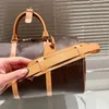 Herrendesigner Duffel Tasche große Handtasche Blumen Reisetasche Frauen Crossbody Gepäcktaschen im Freien Sackdruck Lederdeckel