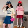 Set di abbigliamento 2024 Summer Spring Teenager Girls Grolla di stoffa a maniche corte Lettere maglietta per gonna da cargo Abito per bambini Set 6 7 8 9 10 11 12 Year