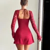 Abiti casuali in pizzo da donna Mini abito rosso 2024 Summer Sexy Ladies a manica lunga senza schiena Bandata di bendata