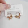 Love Earring Unisex 2024 van modetrend eenvoudige en gepersonaliseerde veelzijdige royale oorbellen gespen met originele cart -oorbellen