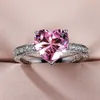 Anelli di banda Huitan Luxury Card Domens Heart Engagement Ring Aaa Pink Cubic Zirconia Girlfriend Anniversary Regalo Raccomandazione Q240429