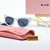 Moda Mulher Mulher Sunglasses MUI MUI Designer de luxo feminino óculos de sol oval olho de olho lady Sonnenbrille Marca polarize homem óculos de sol foto de rua 10a tais