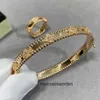 Designer Original 1to1 vancllf Luxury Jewelry V gold plated narrow plate with diamond Kaleidoscope bracelet for women simple and generous lucky